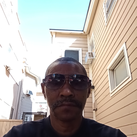 Meet your Posher, Dwayne - Picture 1 of 1